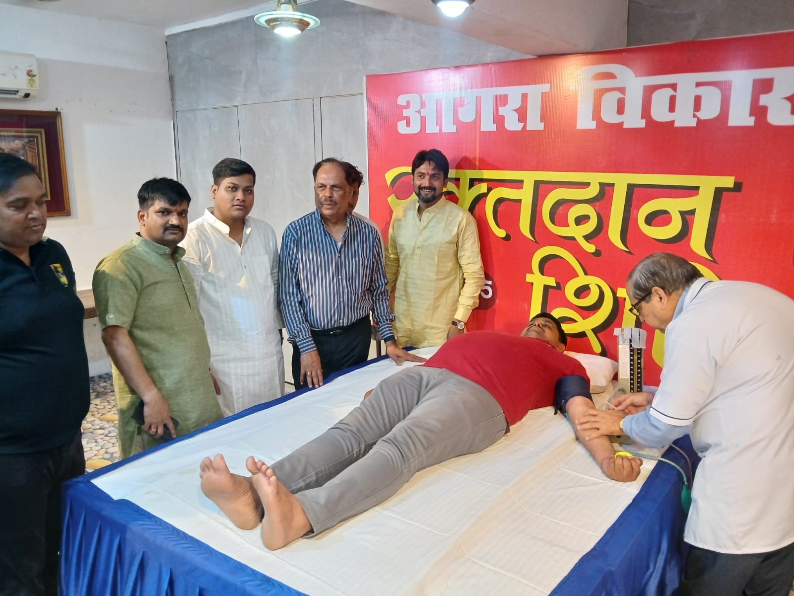 UP NEWS – रक्तदान है महादान: आगरा विकास सेवा समिति के रक्तदान शिविर में 155 यूनिट रक्त संग्रहित – INA News UP NEWS – रक्तदान है महादान: आगरा विकास सेवा समिति के रक्तदान शिविर में 155 यूनिट रक्त संग्रहित – INA News