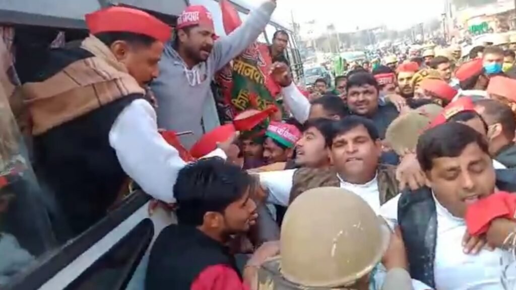 SP activists clash with police, detained while demonstrating in support of farmer movement