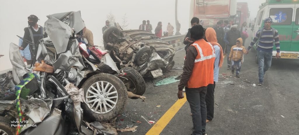 Heavy fog havoc: More than a dozen vehicles collide on Lucknow Expressway, watch video
