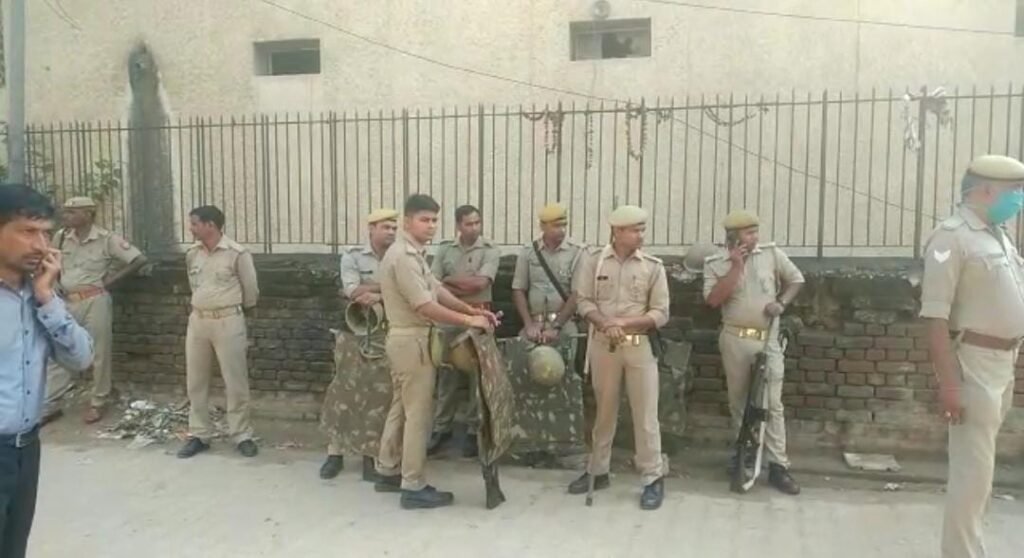 The accused arrested in the case of theft from the Malkhana of Jagdishpura police station died in police custody, the relatives made serious allegations