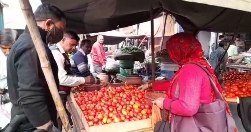 Tomato turned red, prices skyrocketed, other vegetables also became expensive