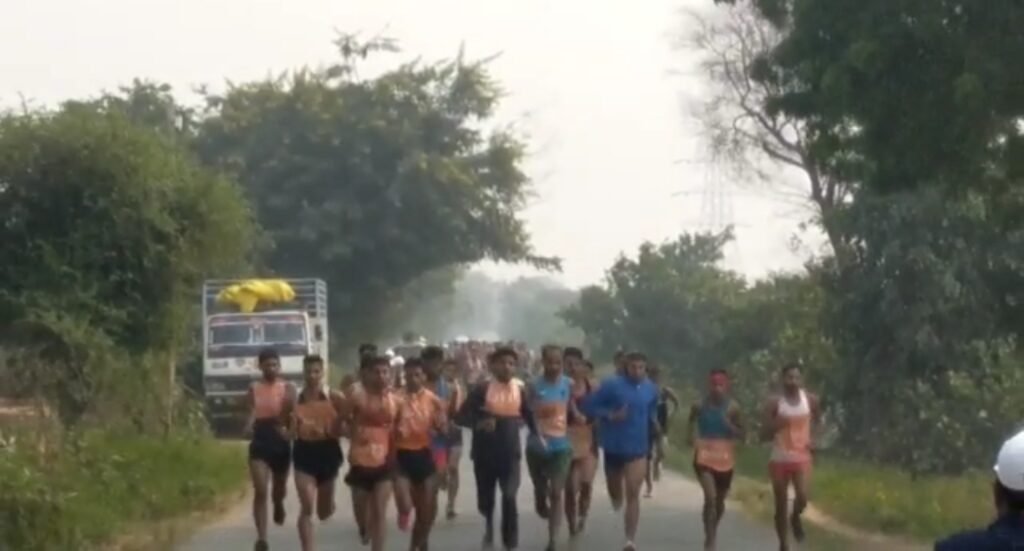 Former cabinet minister inaugurated marathon running competition in Bateshwar fair, dozens of participants participated