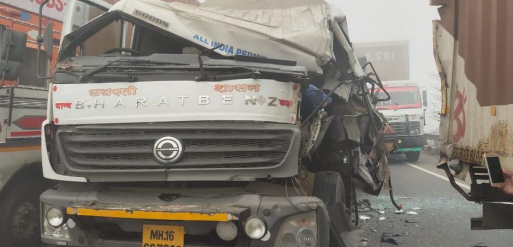 Fog created chaos, dozens of vehicles clashed one after the other