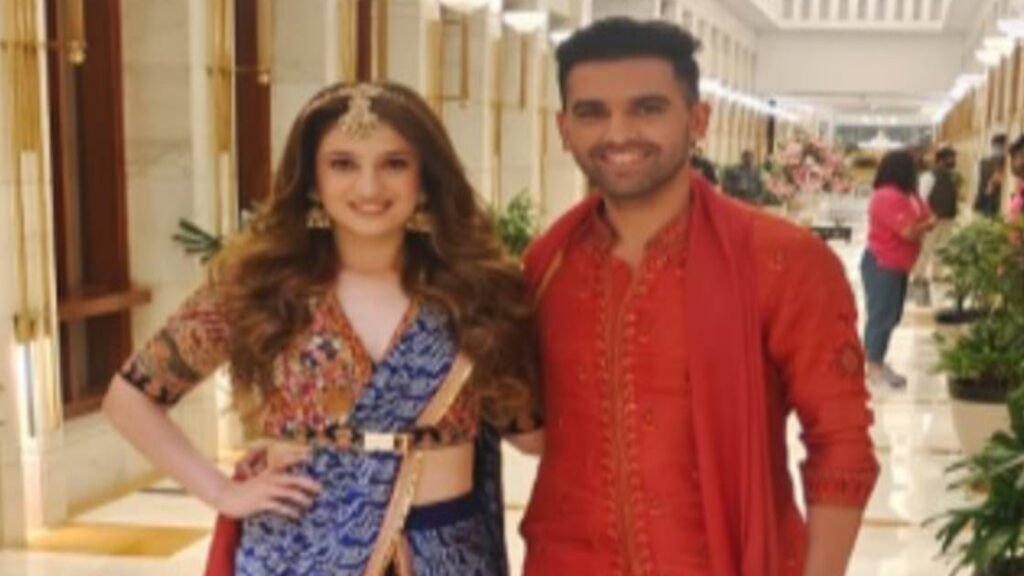 Deepak Chahar - Jaya Bhardwaj's look came in front of Sangeet Ceremony, reached the stage while dancing