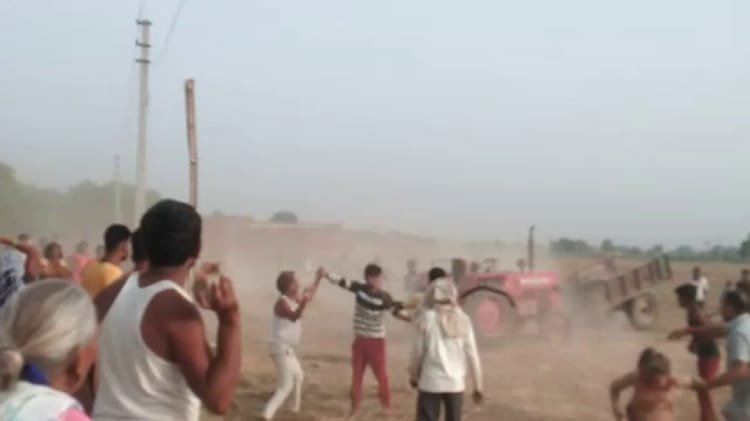 Dispute between two parties in old enmity, attempt to crush with tractor, hut set on fire, video viral
